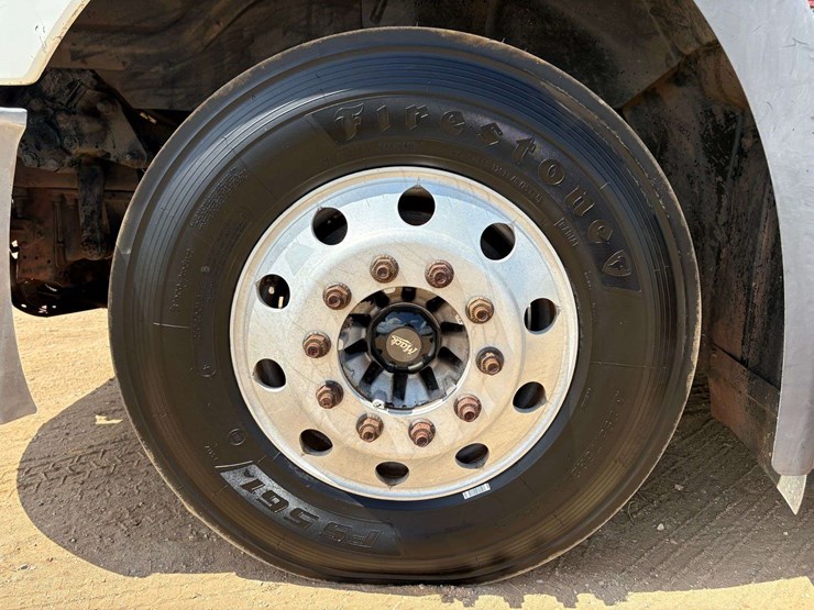 2013-mack-pinnacle-cxu613-image-7