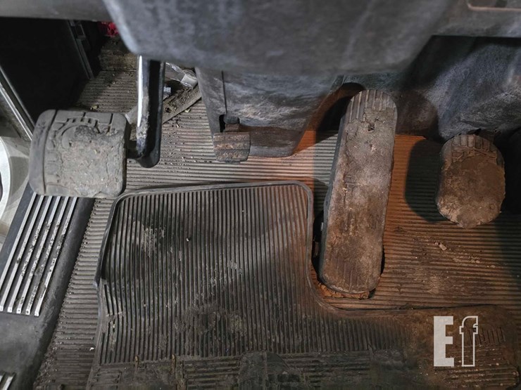 2012-kenworth-t800-image-13