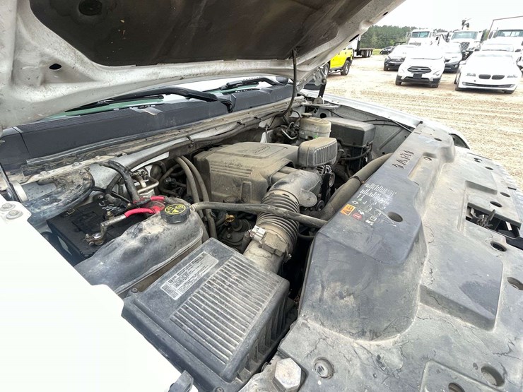 2014-chevrolet-silverado-2500-image-8