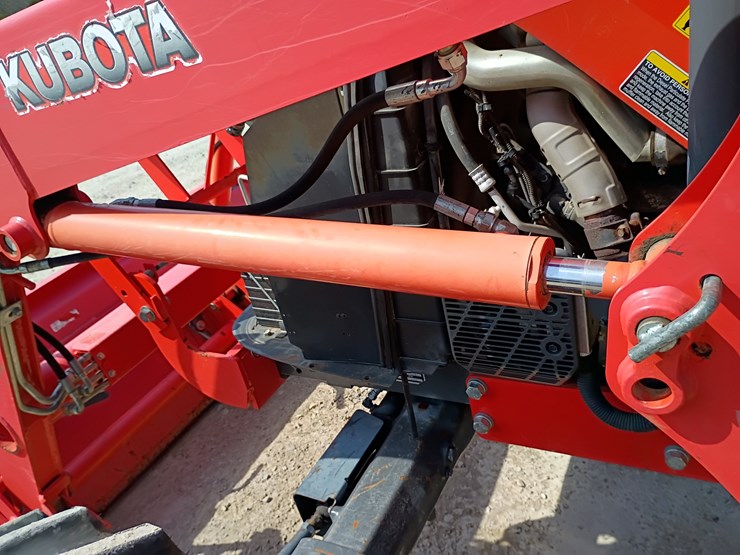 2019-kubota-m7060-image-70