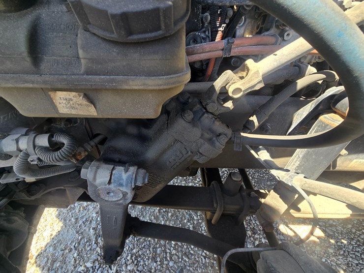 2014-freightliner-cascadia-125-image-38