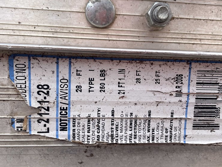 #7078-•-28'-louisville-ladder-(o4)-image-4