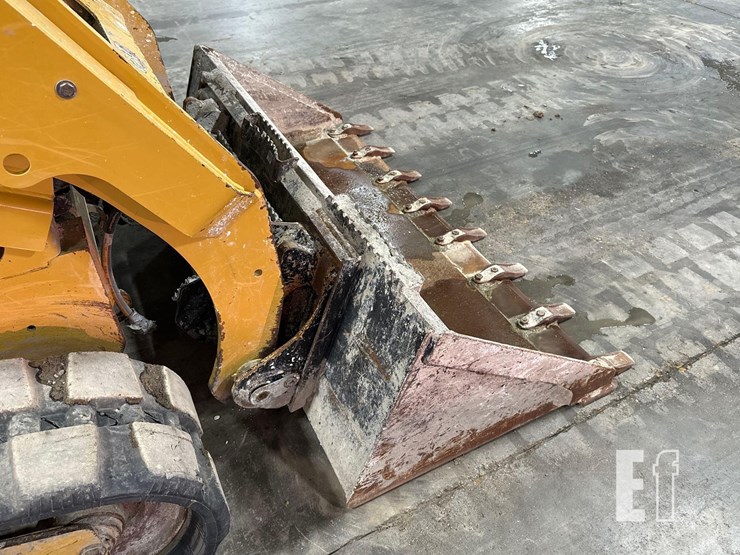 2023-caterpillar-259d3-image-13