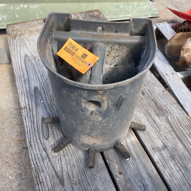 #7064 • Milking/Feeder Bucket (O3)
