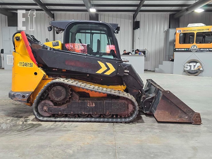 2021-jcb-3ts-8t-image-6