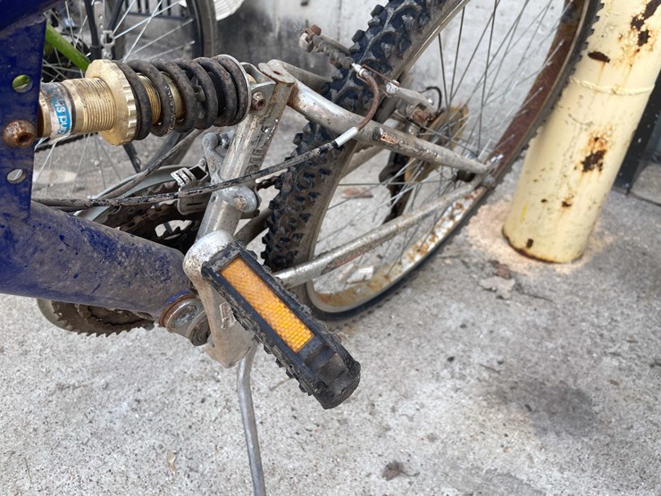 #7073-•-(3)-bikes-(o4)-image-9