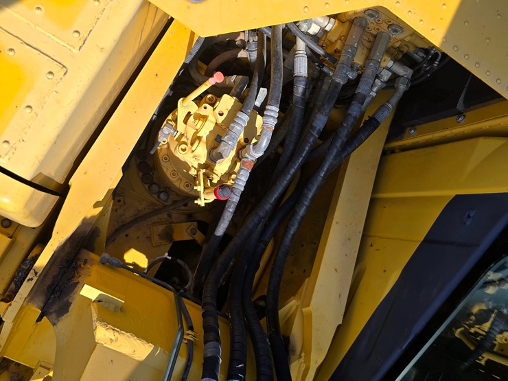 2013-komatsu-pc160-lc-image-76