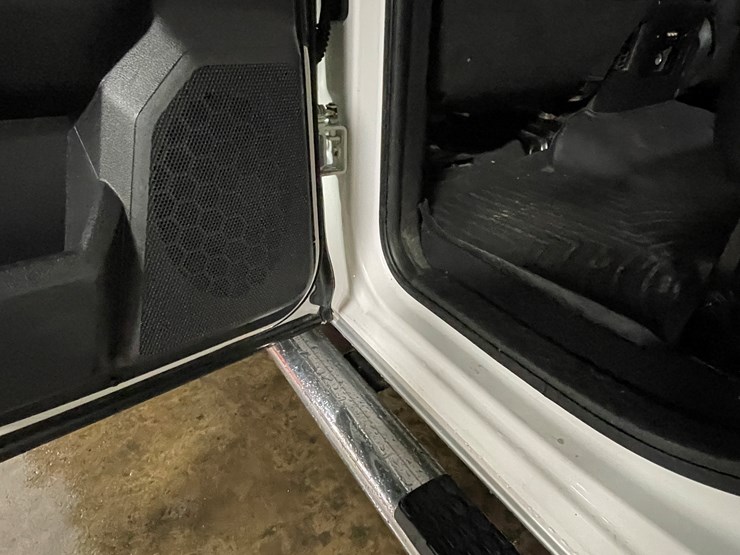 2012-dodge-3500-image-31