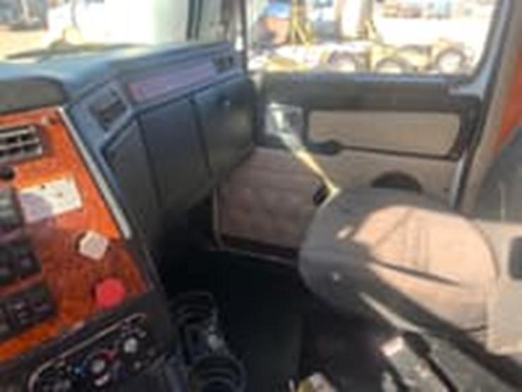 2012-western-star-4900-image-16