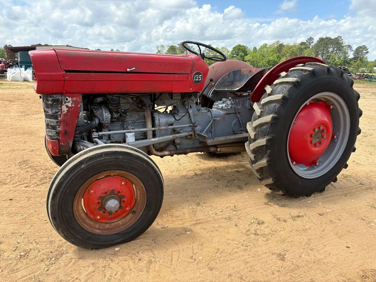 massey-ferguson-mf135-image-1