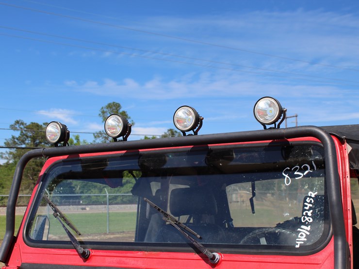 1993-jeep-wrangler-image-10