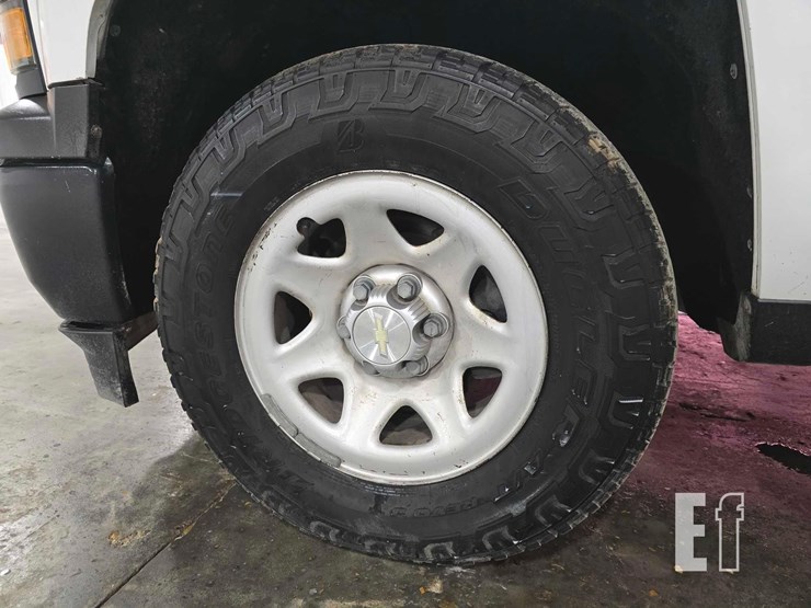 2015-chevrolet-silverado-1500-image-18