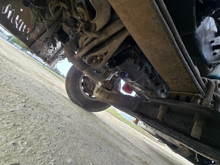 2000-peterbilt-379-image-36