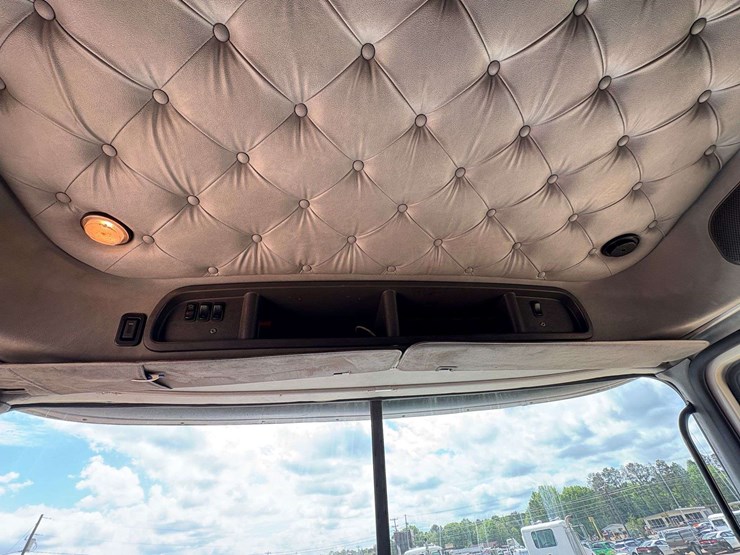 2013-mack-pinnacle-cxu613-image-17