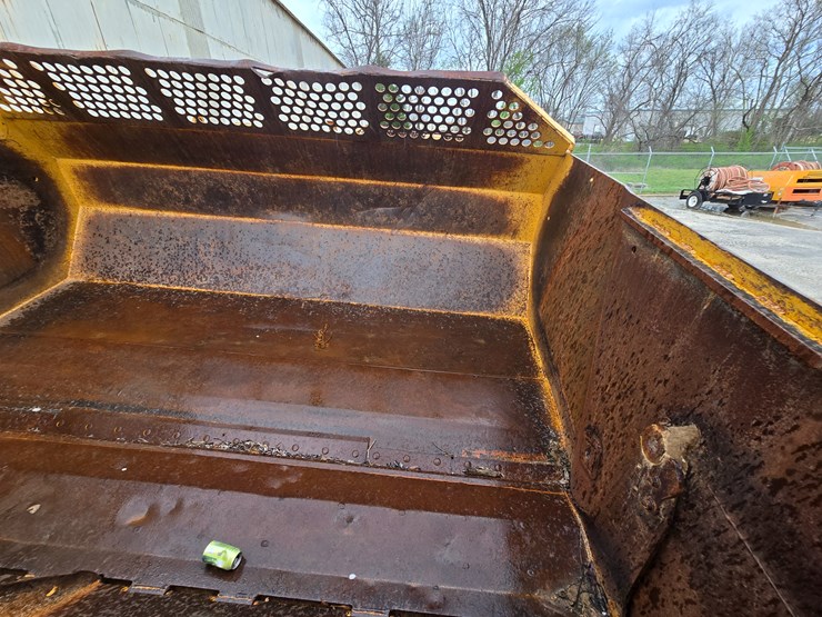 2006-deere-1812c-image-25