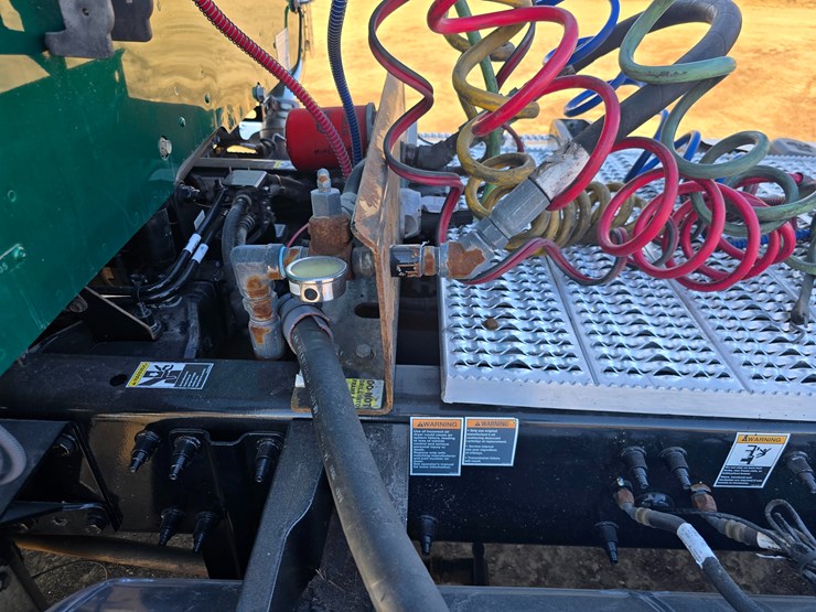 2019-peterbilt-567-image-79