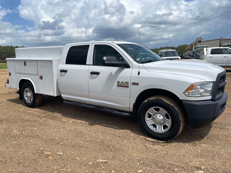 2015-dodge-ram-2500-image-4