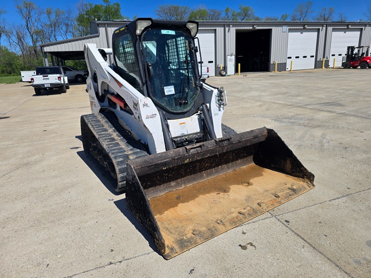 2020-bobcat-t770-image-16