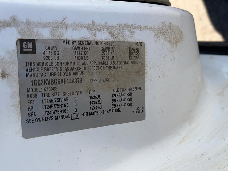 2010-chevrolet-2500-image-32