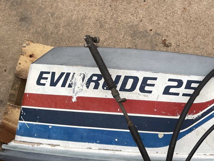 #7010-•-25-hp-evinrude-(o3)-image-4