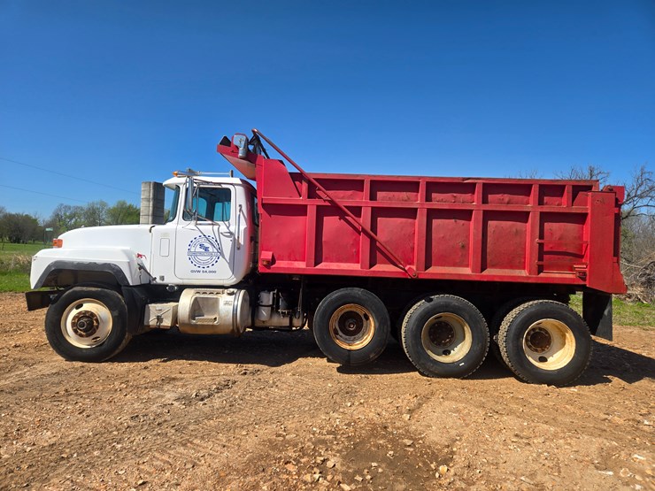 1998-mack-rd688s-image-7