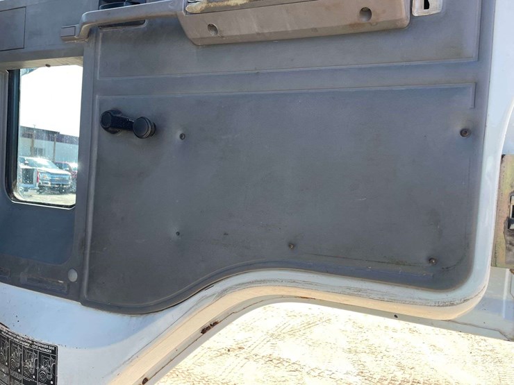 2003-sterling-sc8000-image-17