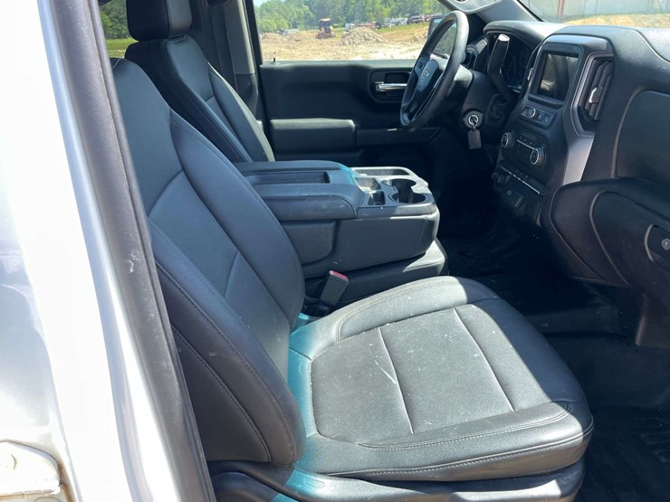 2019-chevrolet-silverado-1500-image-17