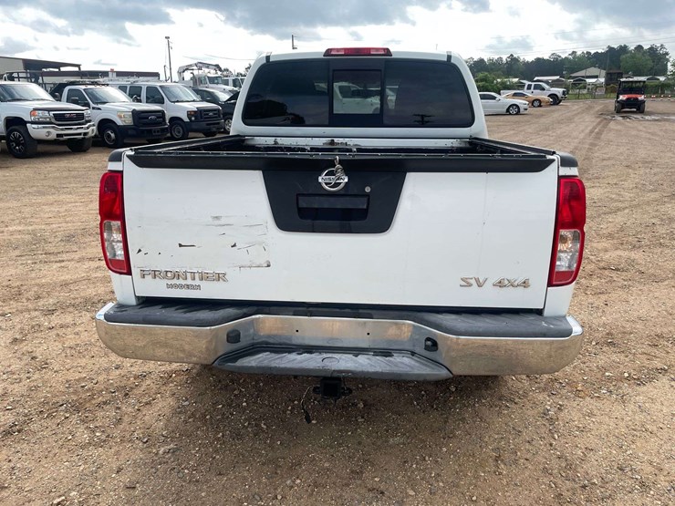 2016-nissan-frontier-image-6