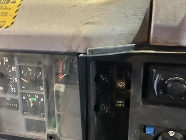 1998-international-s2500-image-26