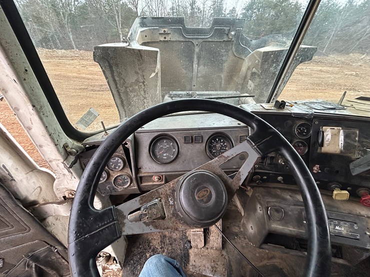 2001-mack-rd688s-image-58