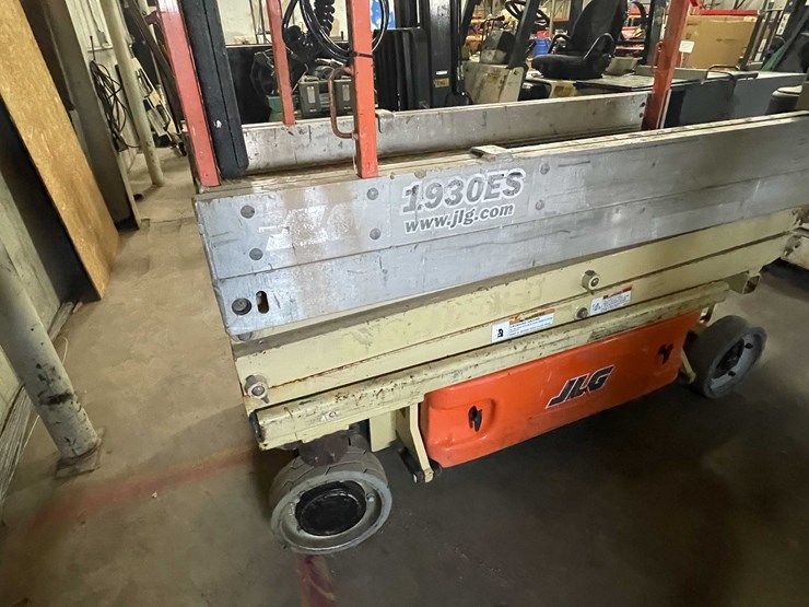 #1464-•-19'-scissor-lift-(e)-image-14