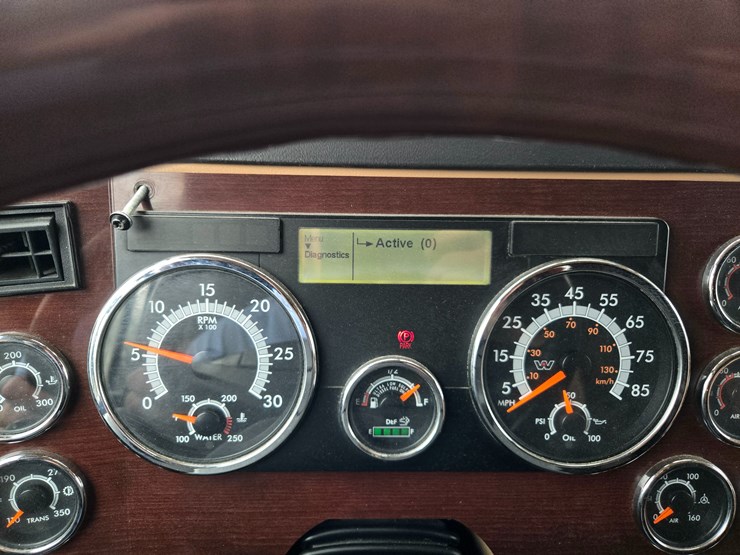 2017-western-star-5700xe-image-69