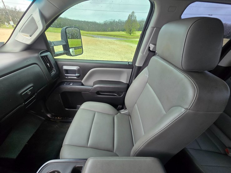 2019-chevrolet-silverado-2500-image-41