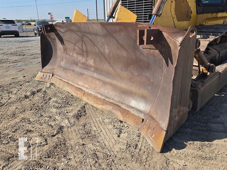 2006-deere-750j-image-9