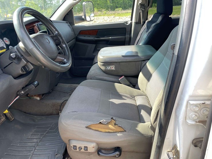 2006-dodge-ram-3500-image-10