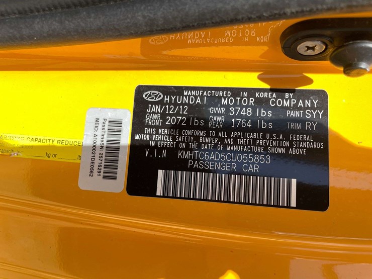 2012-hyundai-veloster-2-door-hatchback-(138,741-miles)-image-25