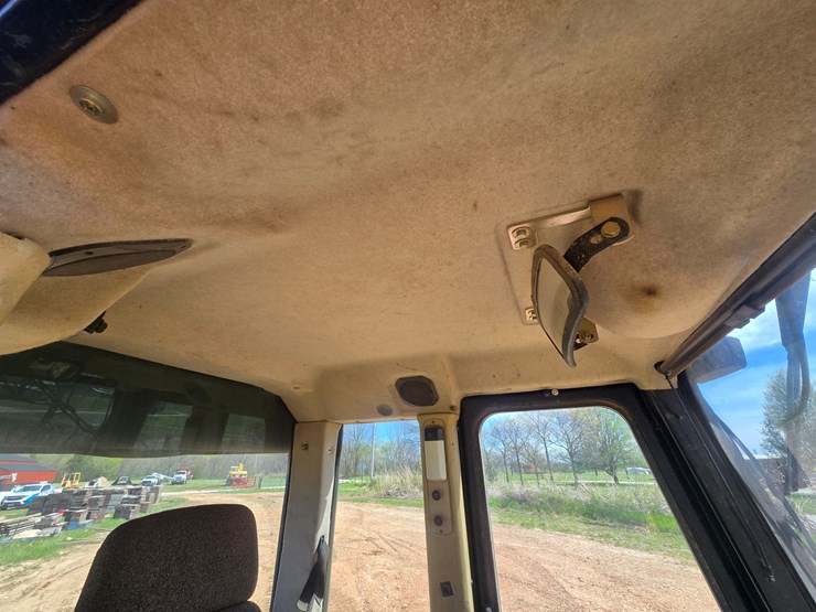 2001-caterpillar-953c-image-52