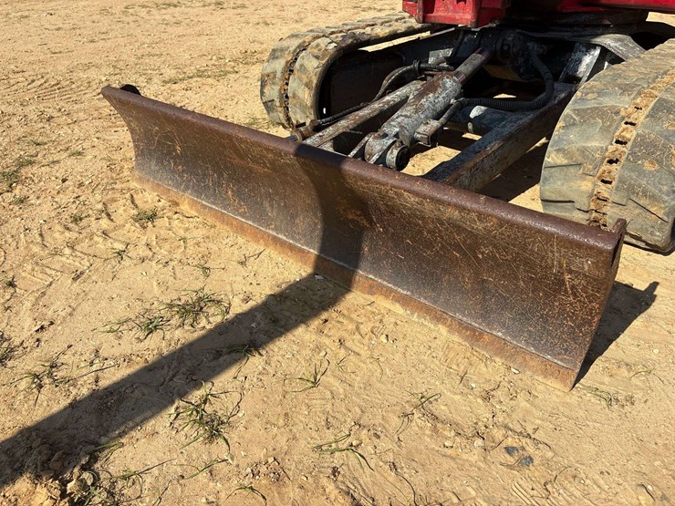 2013-takeuchi-tb235-image-15