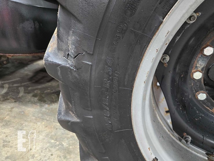 2017-case-ih-magnum-340-image-30