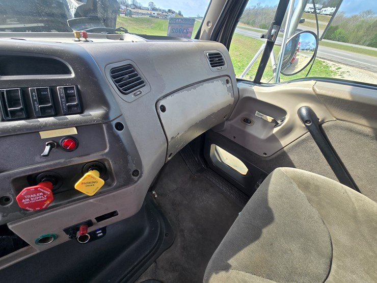 2001-sterling-a9500-image-57