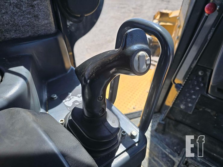 2018-deere-1050k-image-14