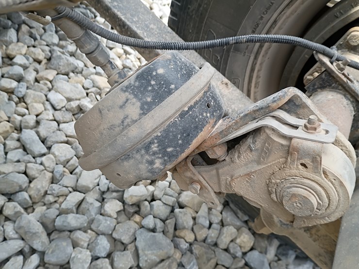 2009-freightliner-cascadia-125-image-110