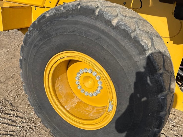 2021-caterpillar-926m-image-19