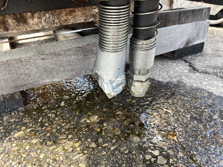 caterpillar-320-image-11