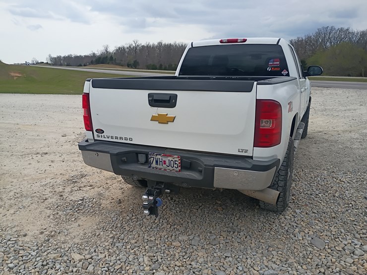 2013-chevrolet-2500-image-9