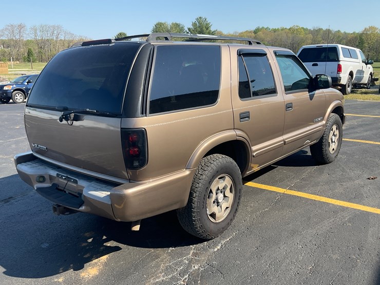 2004-chevrolet-blazer-image-10