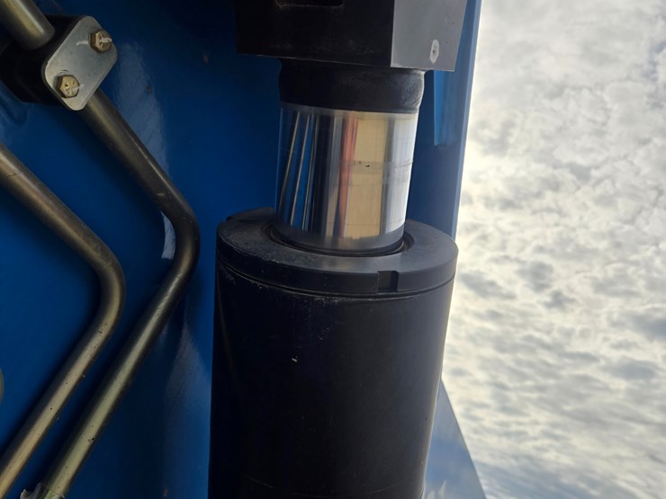 2015-genie-gth1056-image-98