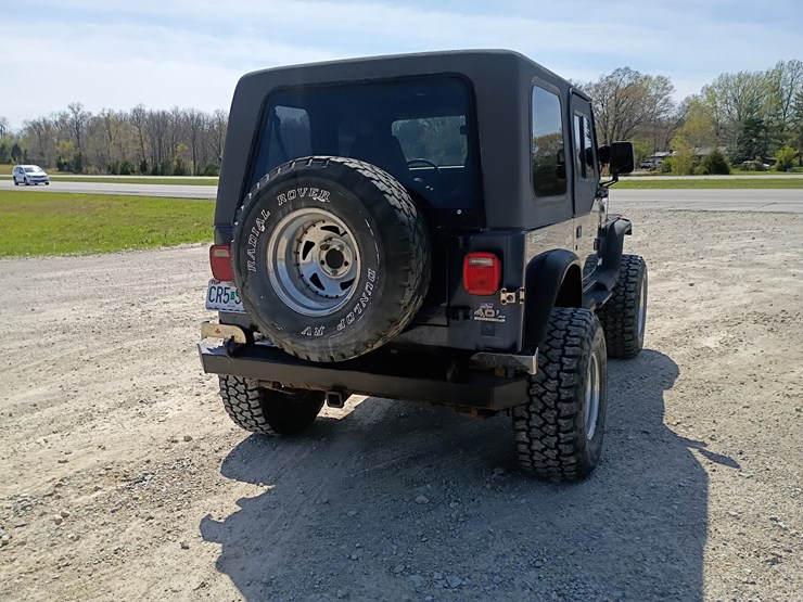 1993-jeep-wrangler-image-8