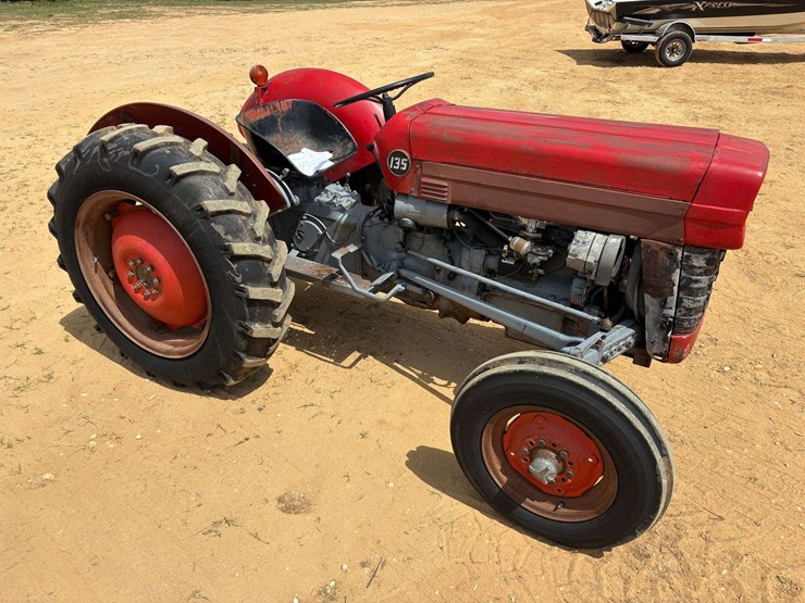 massey-ferguson-mf135-image-4