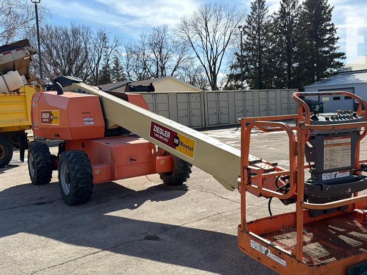2014-jlg-600s-image-2